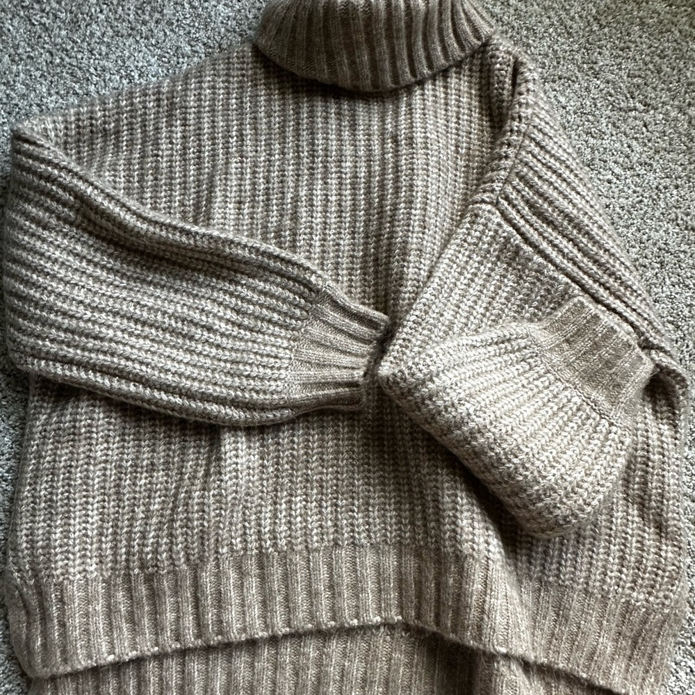 Splendid Taupe Cropped Ribbed Turtleneck Sweater